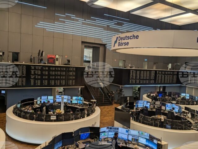 ОБНОВЕНА Пазарите поеха рязко нагоре, цените на петрола се сриват след сигнал за деескалация между САЩ и Иран