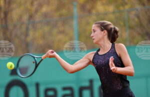 ОБНОВЕНА Росица Денчева записа победи на сингъл и на двойки на турнир по тенис в Гърция