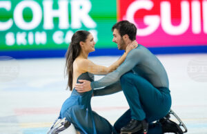 Олимпийските шампиони Лоранс Фурние Бодри и Гийом Сизерон спечелиха титлата при танцовите двойки на Световното първенство по фигурно пързаляне в Прага