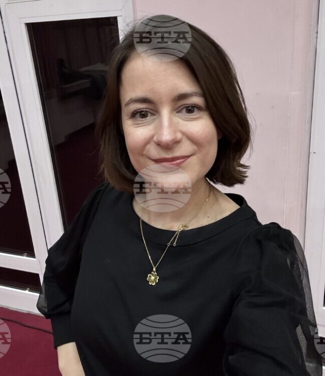 От нас - музикантите, зависи класическата музика да не е От нас - музикантите, зависи класическата музика да не е наслада само за избрани, каза за БТА цигуларката Лия Петрова