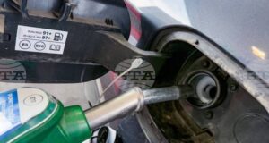 ПАП: От утре в цяла Полша влизат ограниченията на цените на горивата