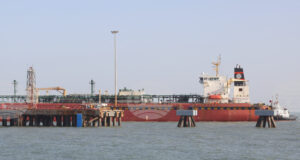 ПТИ: Танкерът "Джаг Васант", превозващ 47,000 тона пропан-бутан от Кувейт, акостира на индийското пристанище "Вадинар"