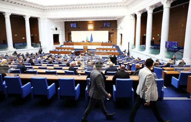 Парламентът размести програмата си за днес, ще разгледа на второ четене промени в Закона за защита от дискриминация