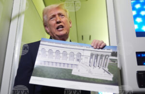 Под балната зала в Белия дом Тръмп строи „грамаден военен комплекс“ Доналд Тръмп показва проекти на новото Източното крило в Белия дом