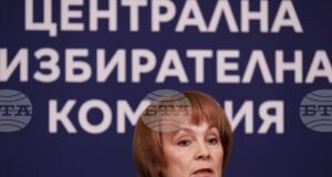 Подготовката за машинното гласуване върви по график, гаранционният срок на устройствата не е проблем, заяви говорителят на ЦИК Росица Матева