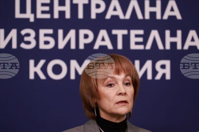 Подготовката за машинното гласуване върви по график, гаранционният срок на устройствата не е проблем, заяви говорителят на ЦИК Росица Матева