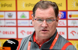 Полша се стреми да сложи край на 96-годишната серия без победа в Швеция във финала на плейофите