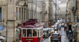 Португалия намалява акцизите за горивата