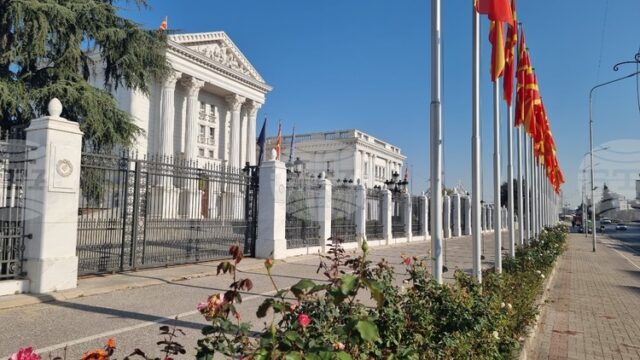 Правителството на Северна Македония намали ДДС върху горивата и освободи мазут от държавния резерв