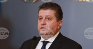 Председателят на КФН Васил Големански ще обсъди темата за финансовата грамотност с ученици от Първа английска езикова гимназия в София