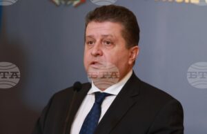 Председателят на КФН Васил Големански ще обсъди темата за финансовата грамотност с ученици от Първа английска езикова гимназия в София