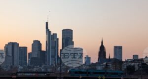 Гледка към финансовия квартал на Франкфурт на Майн