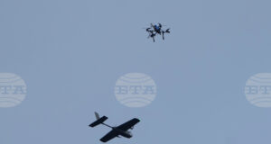 РАЗШИРЕНА
                                                                                                Двама души бяха убити при руски атаки в украинския град Харков и при украински атаки в руската Белгородска област