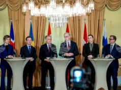 РАЗШИРЕНА
Канада и скандинавските държави ще си сътрудничат в областта на военнопромишленото производство РАЗШИРЕНА
Канада и скандинавските държави ще си сътрудничат в областта на военнопромишленото производство