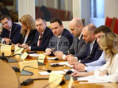 РАЗШИРЕНА
                                                                                                Парламентарната Комисия по енергетика поиска изслушване на служебния премиер във връзка с позицията на МС на предстоящото заседание на Европейския съвет