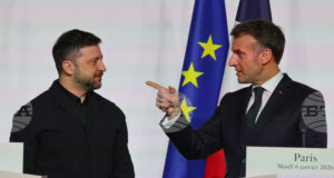 РАЗШИРЕНА
                                                                                                Украинският президент Зеленски пристигна в Париж за среща с френския си колега Макрон