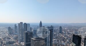 Растежът на германския частен сектор се забавя до тримесечен минимум през март