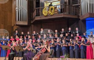 С концерт-спектакъл Хорът на учителките в Добрич отбеляза 60 години от създаването си