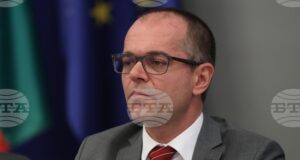 Световен ден на правата на потребителите
                                                                                                Над 30 000 жалби са постъпили в КЗП за година, най-много са свързани с прехода към еврото, онлайн търговията, туристическите услуги, каза пред БТА Александър Колячев