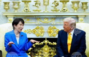 След Трюдо, Зеленски и Макрон дойде ред и на Такаичи Японската премиерка Санае Такаичи разговаря днес с американския президент Доналд Тръмп в Овалния кабинет на Белия дом.