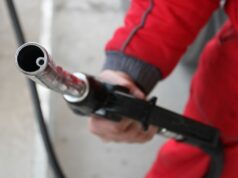 След три дни високи цени: започват компенсации за горивата