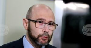 Според служебния правосъден министър прокуратурата избирателно вади информация по разследването за „Осемте джуджета“