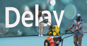 Срещите от първия кръг на турнира по тенис от сериите „Мастърс 1000“ в Маями бяха преместени за по-късни часове заради дъжд