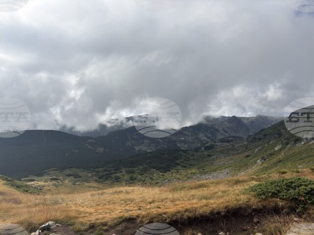 Студено и мъгливо е в планините, съобщиха от Планинската спасителна служба на БЧК