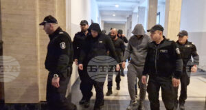 Съдът остави в ареста седем от общо осем души, обвинени за участие в престъпна група за изнудване