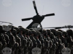 Американски войници във въздушната база "Михаил Когълничану" край Констанца