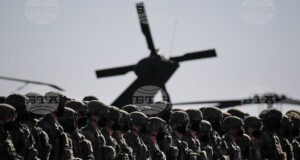 Американски войници във въздушната база "Михаил Когълничану" край Констанца