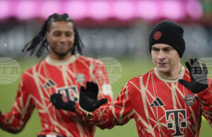 УЕФА няма да накаже допълнително футболистите на Байерн Мюнхен Майкъл Олизе и Йозуа Кимих