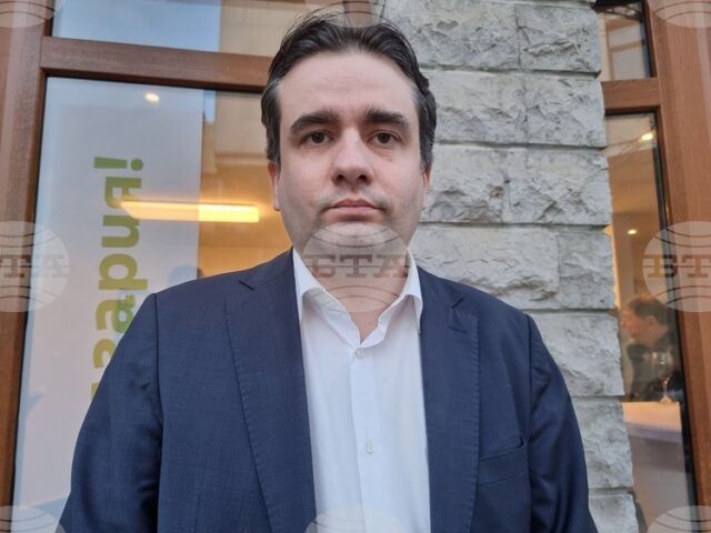 Честите смени на членове на секционни избирателни комисии до последния момент са сериозен проблем за изборния процес, каза Божидар Божанов