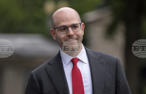 Членът на УФР Стивън Миран все още смята, че УФР трябва да понижи лихвите, съобщи телевизия Блумбърг