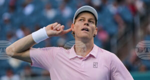 Яник Синер се класира за четвъртфиналите на тенис турнира в Маями, Александър Зверев също продължава без грешка