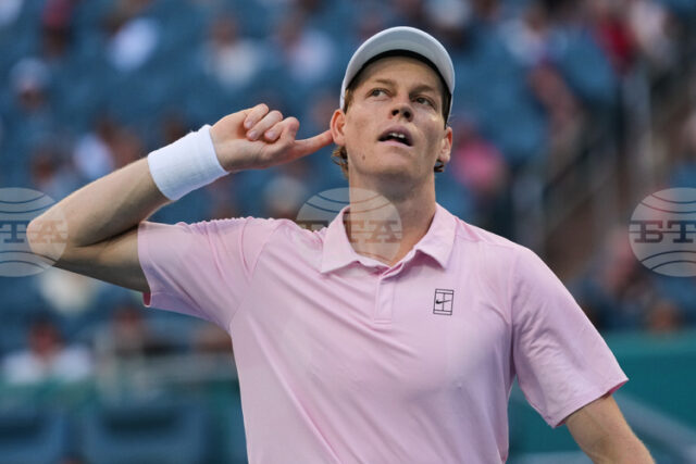Яник Синер се класира за четвъртфиналите на тенис турнира в Маями, Александър Зверев също продължава без грешка