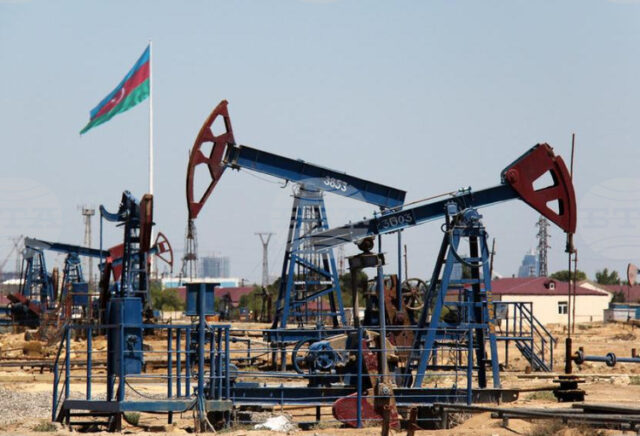 АЗЕРТАДЖ: Цената на азербайджанския лек суров петрол надхвърли 141 долара за барел