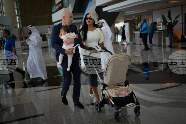 Авиокомпания „Емирейтс“ съобщи на своите клиенти за забрана за ирански Авиокомпания „Емирейтс“ съобщи на своите клиенти за забрана за ирански граждани да влизат или преминават през територията на ОАЕ