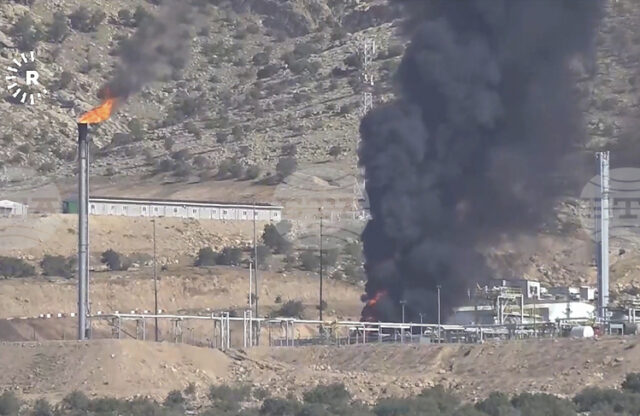 Бахрейнската компания „Бапко Енерджис“ съобщи, че е възникнал пожар в Бахрейнската компания „Бапко Енерджис“ съобщи, че е възникнал пожар в резервоар на едно от складовите ѝ съоръжения след иранска атака