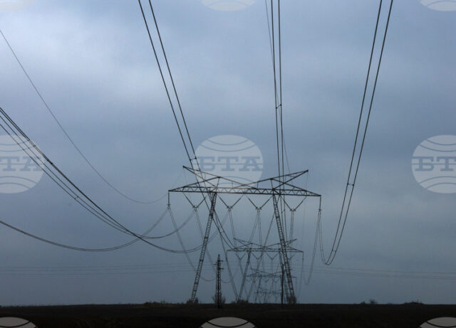 С 5 процента поевтинява токът за българския бизнес за събота