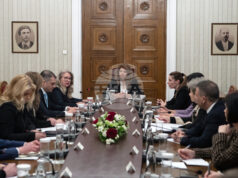 България може да привлече туристи с имидж на сигурна и конкурентна дестинация, заяви президентът Илияна Йотова на среща с ресорния министър