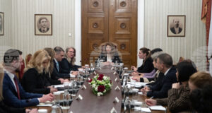 България може да привлече туристи с имидж на сигурна и конкурентна дестинация, заяви президентът Илияна Йотова на среща с ресорния министър