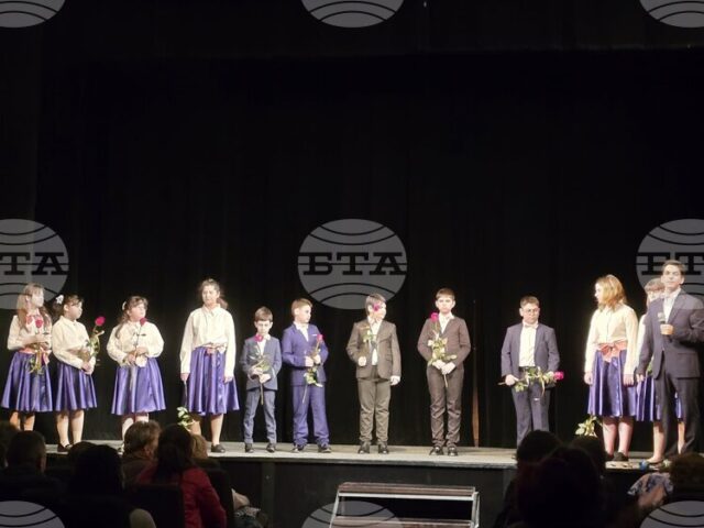 Вокална формация „Либервокс“ представи първия си самостоятелен концерт в Добрич