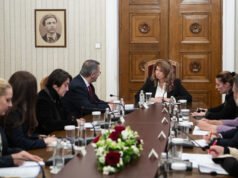 президентът Илияна Йотова на среща със служебния министър на земеделието и храните Иван Христанов и неговия екип.