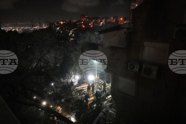 Израелски медии съобщават, че са открити две тела след ирански удар по жилищна сграда в Хайфа