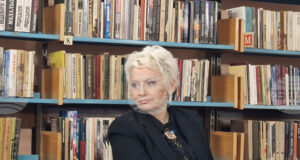 Индрише е онази житейска съставка, която ни дава усещането за пълнота, че сме цели и всичко е наред, каза Катерина Хапсали за новия си роман