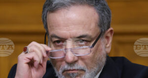 Иранският външен министър заяви, че ако бъдат прекратени ударите срещу страната му, Техеран "също ще преустанови отбранителните си атаки"