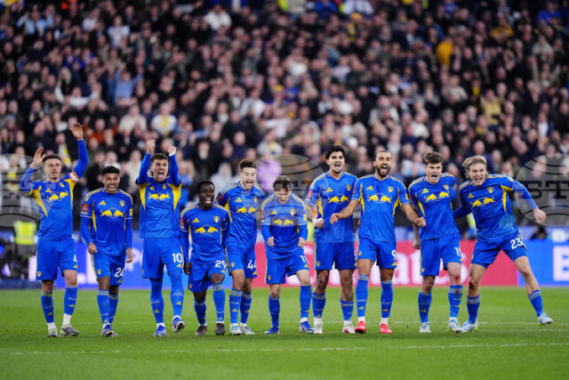 Лийдс и Илия Груев продължават на полуфиналите в турнира за купата на Футболната асоциация в Англия