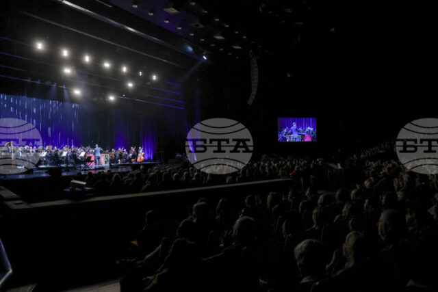 Лили Иванова: Нека да присъстваме на още много рождени дни на НДК