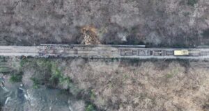 Локомотивът от железопътния инцидент край Стайновци е отстранен от линията, работници извършват реконструкция на железния път